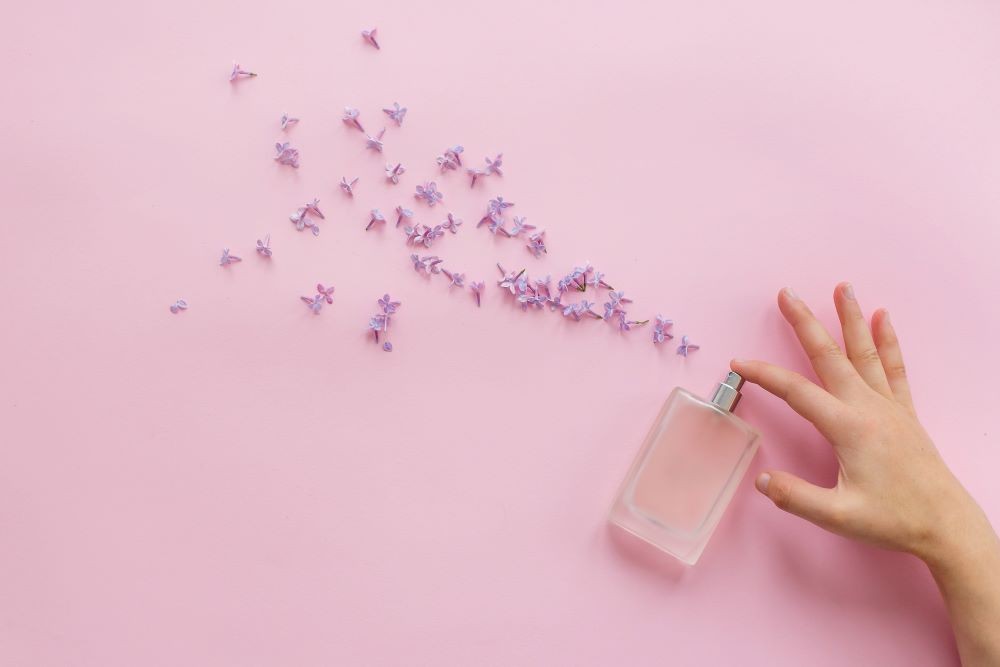 10 motive pentru care ne place sa purtam parfum